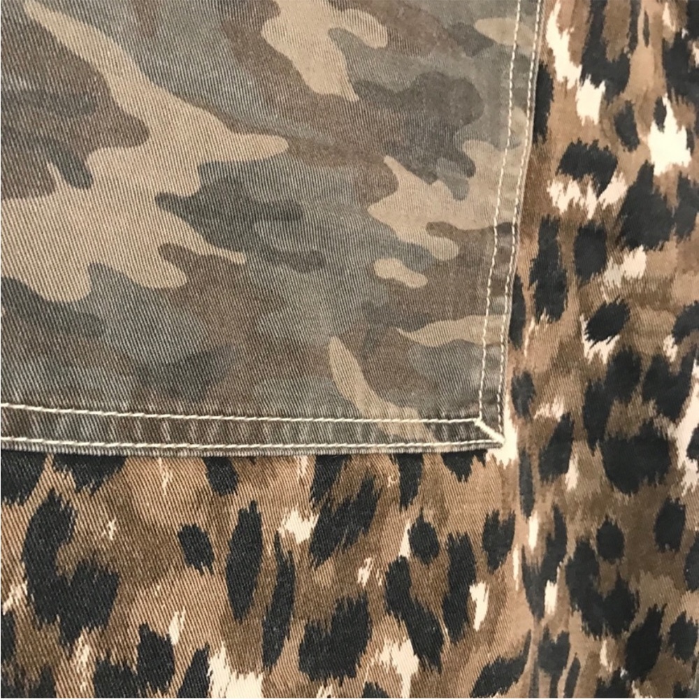 CURRENT/ELLIOT Camo Leopard Cropped Ankle Pants - Picture 3 of 14